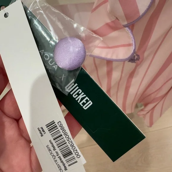 Wicked Glinda Pajama Set - Picture 5 of 8